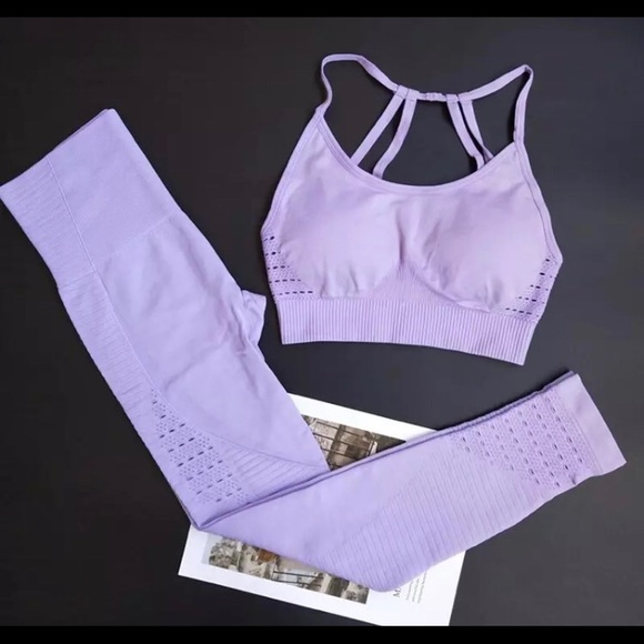 SOLD! Seemless leggings and bra SET! - Picture 1 of 7